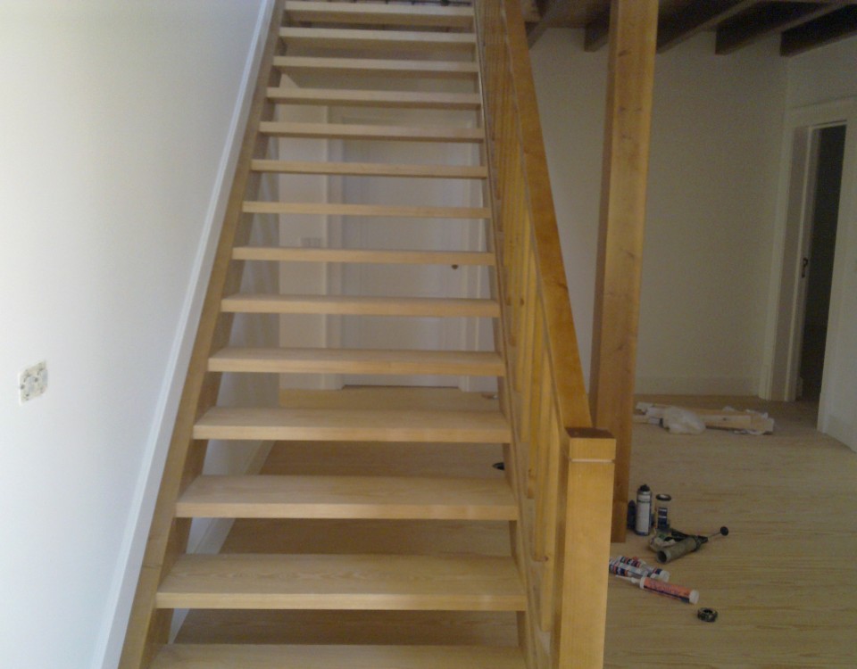 Escadas em madeira, Estruturas para Escadas, Guardas de Escada